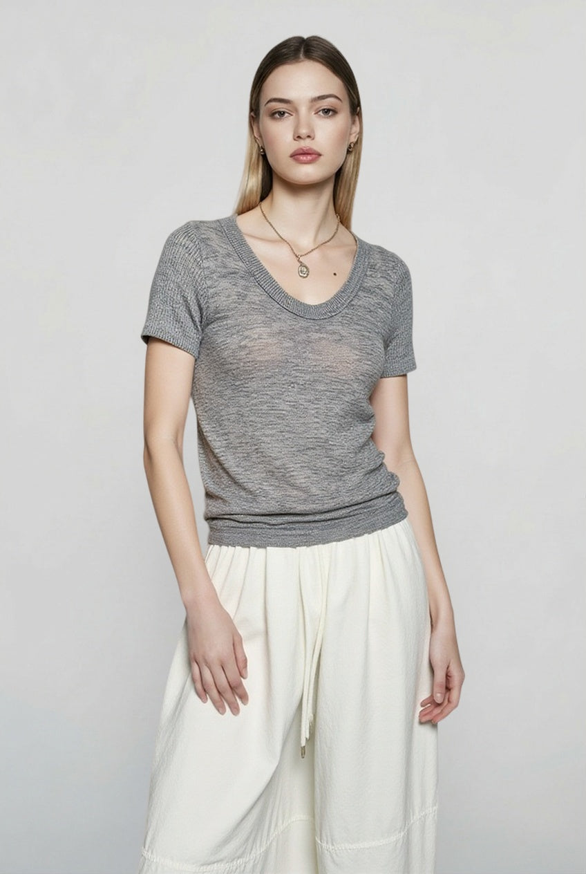 Breathable U Neck Fitted Shoulder Knit T-shirt