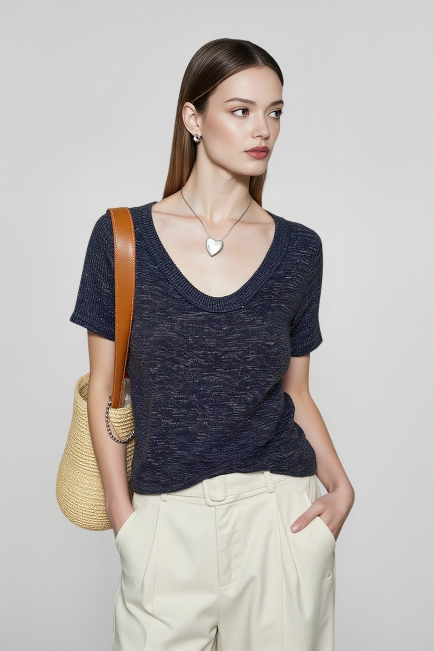 Breathable U Neck Fitted Shoulder Knit T-shirt